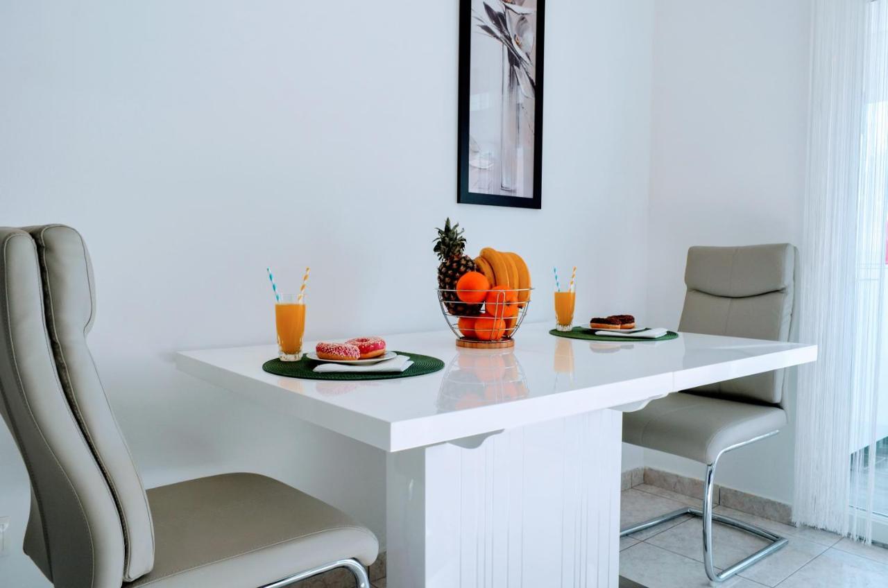 Mihaela Studio Apartmans 150M Near The Beach Kaštela Екстериор снимка